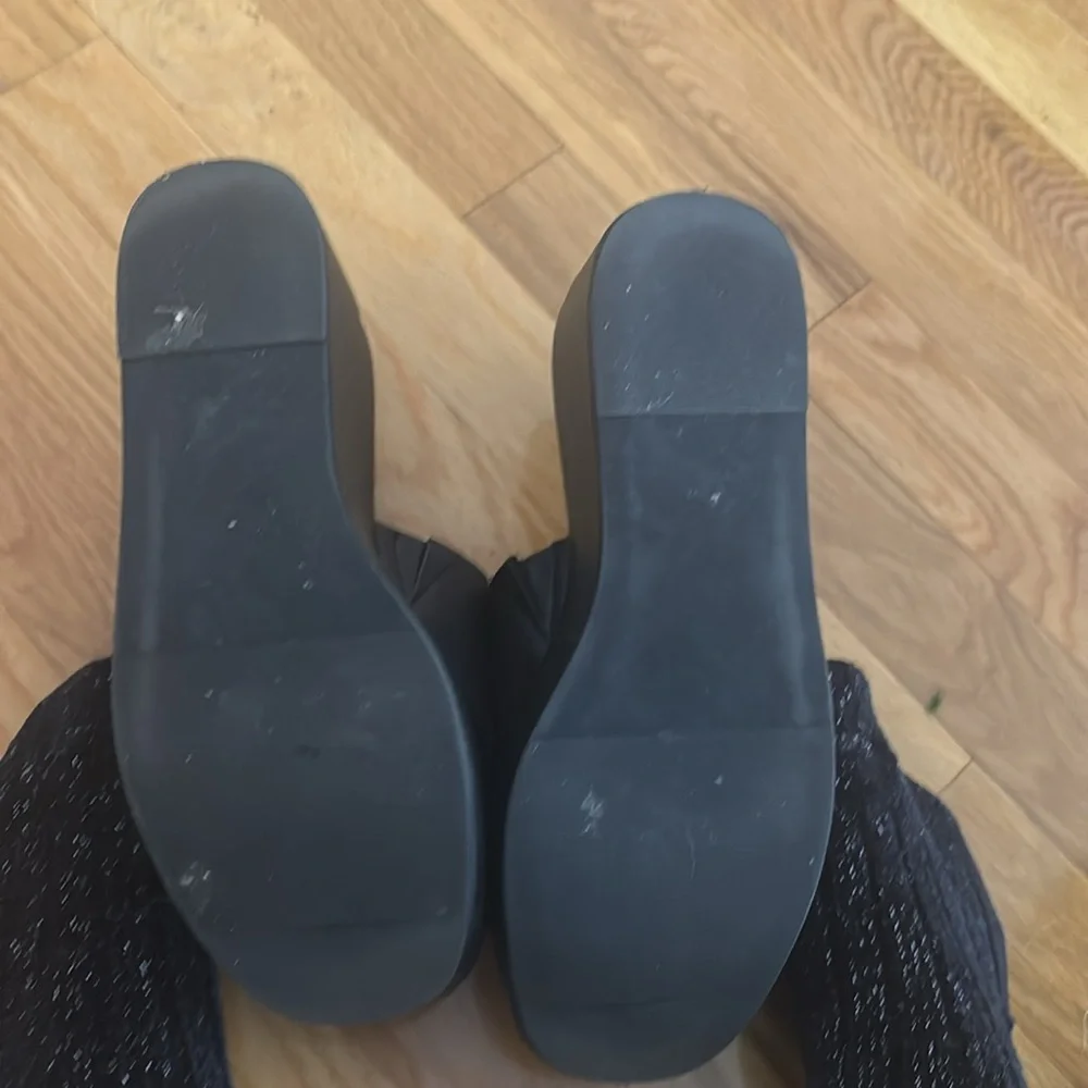 Steve Madden Black Women's Platform Slides - Picture 8 of 8